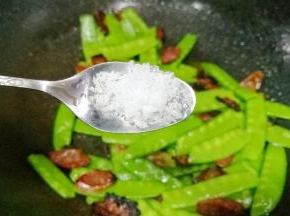 加盐。加鸡精。