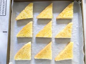 刷在吐司上，两面都要刷