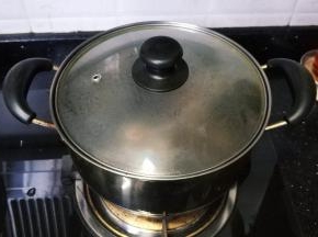 盖上盖子慢慢熬