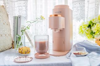 我们只管喝豆浆，不管清洗豆浆机。豆浆机是自动清洗，说话聊天、看书学习，一点也不耽误。