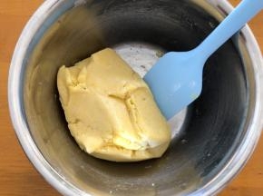 搅拌均匀成团