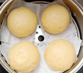 蒸好后闷5分钟再开盖。