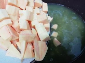 加入红薯块