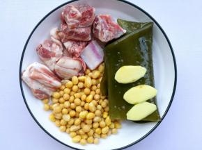 准备好所有食材。
