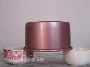 出炉后震两下，倒扣放凉。