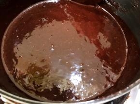 搅拌至巧克力完全融化