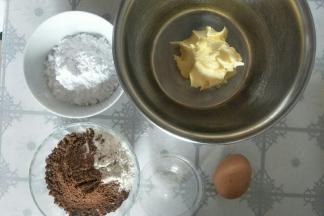 准备食材，黄油室温软化。