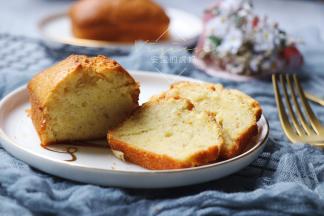 成品果香浓郁，烘烤的时候满室飘香，蛋糕内部松软可口；