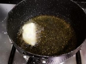 油加热后放鱼块