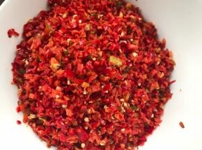 装入大点的容器中