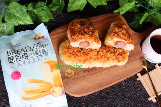 热狗肉松包 美味又简单，想吃就自己做。