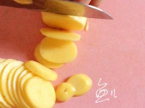 土豆洗净去皮切片