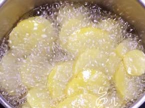 中小火慢慢炸