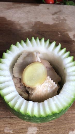 加入剩下的一片姜片