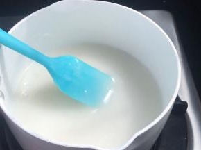 沸腾后成浓稠糊状即可