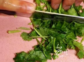 香菜切段