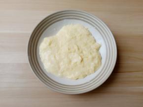 搅拌至无干粉即可（不要过度搅拌，以免面粉起筋会不松软）