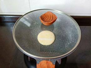 再次开小火，盖上盖子焖大约50秒。