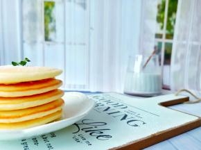 喜欢甜口的可以在做好的松饼上面撒点糖霜。