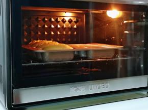 烤了21分钟的状态，我用的这台烤箱几乎没有温差，成品上色特别好看。