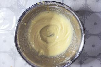 继续低速搅拌均匀。