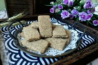 出炉室温放凉后轻轻装盘。