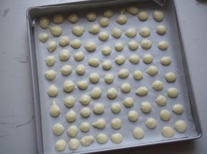 挤出小豆，150度20分钟左右即可