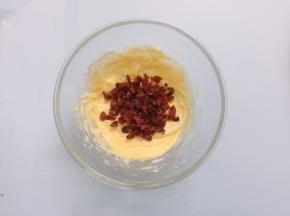 加入切碎的蔓越莓干