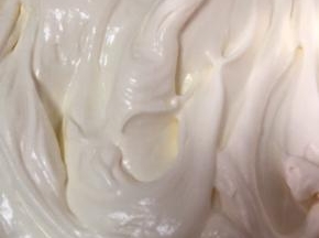 好了～其实就这样装起来冰冻就可以吃了～要做其他口味的看下面