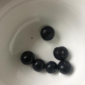 蓝莓一把～多少随意～我后来觉得少了又加了几颗，一共用了12颗