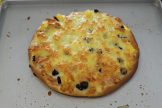 烤至芝士碎变金黄即可出炉，咔嗞咔嗞脆哦！