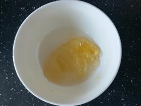泡软好，倒掉多余的水