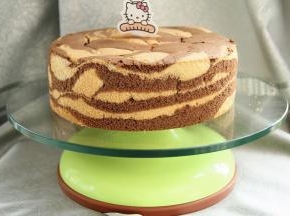 看，成品然后，锯齿刀切割，吃不完密封冷藏即可。