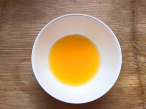 这是挤好的橙汁