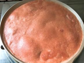 继续煎至冒泡