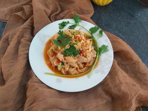 虾皮拌干豆皮成品图