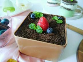 装饰薄荷叶水果即可食用。