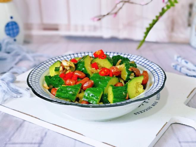 酸辣黄瓜拌苦菊