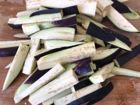 茄子洗干净切条