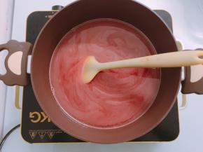 小火边煮边搅拌至也微微气泡即可关火