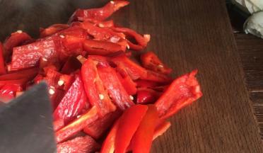 切成同黄瓜条差不多大小的条