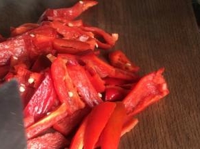 切成同黄瓜条差不多大小的条