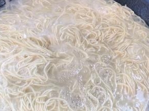 一次可以多煮点，下餐可以直接加配料拌食