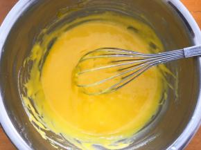 搅拌至无颗粒顺滑状态