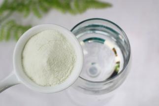 澳优能立多G4奶粉+150ml水冲泡成牛奶。