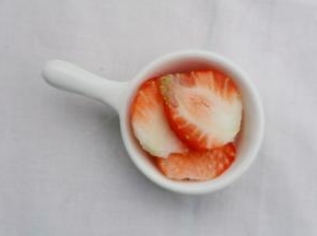 草莓切片。