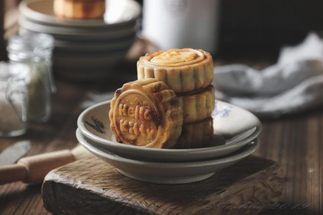 低糖莲蓉蛋黄月饼