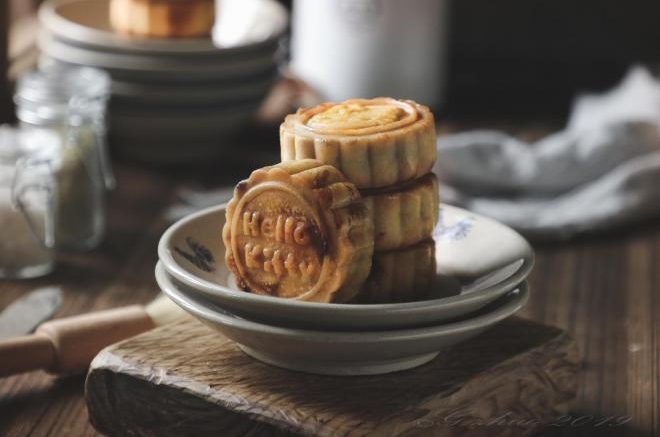 低糖莲蓉蛋黄月饼