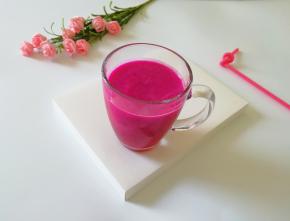 一分钟时间不到，火龙果汁就榨好了。