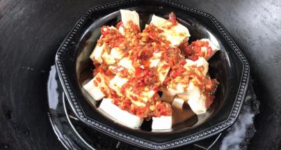 冷水下锅，上气后蒸5分钟，关火后焖1分钟